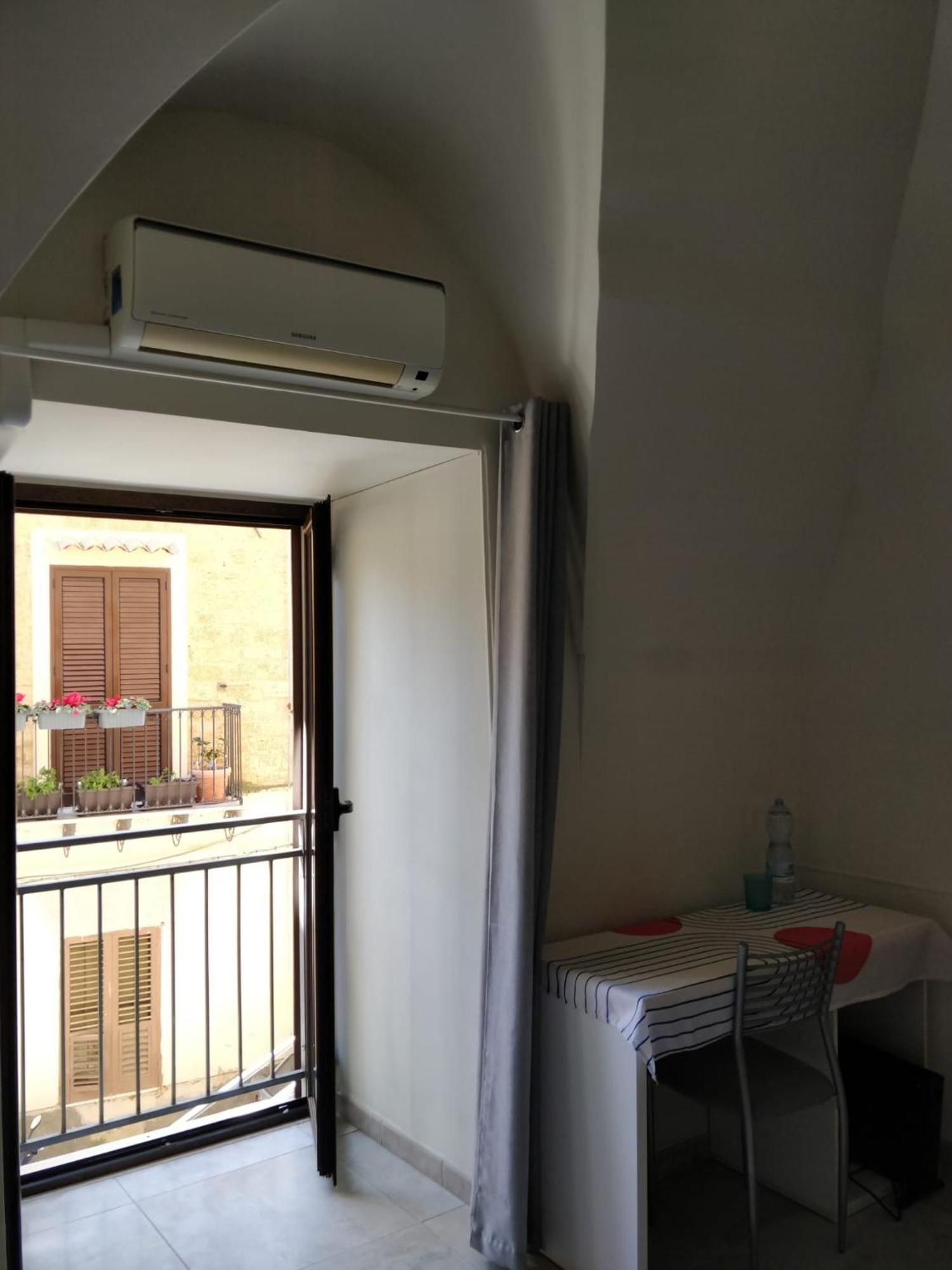 Kalos Rooms อากริเจนโต ภายนอก รูปภาพ